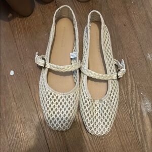 American Eagle beige mesh flats